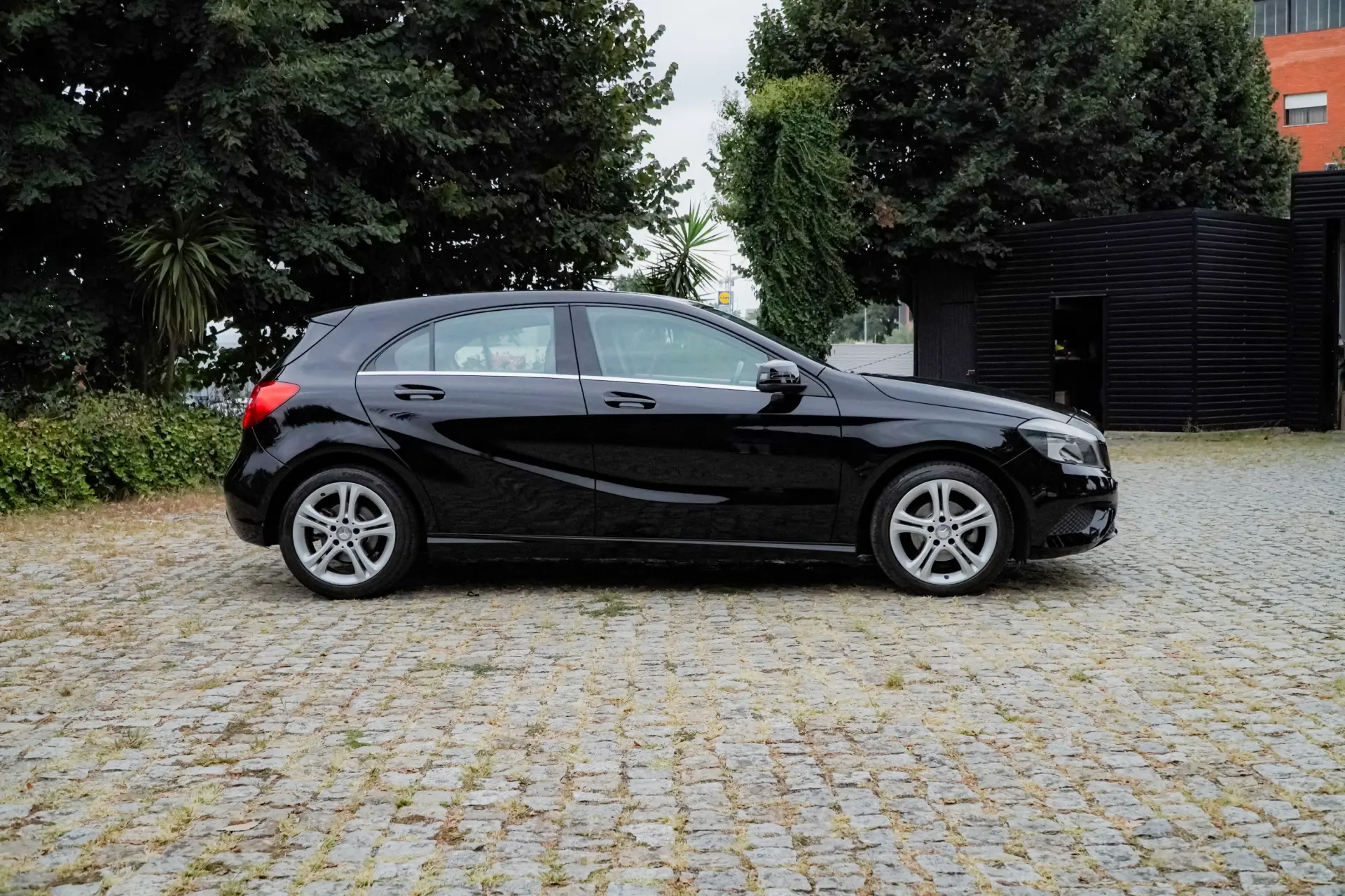 Mercedes-Benz A 160 d Urban 7
