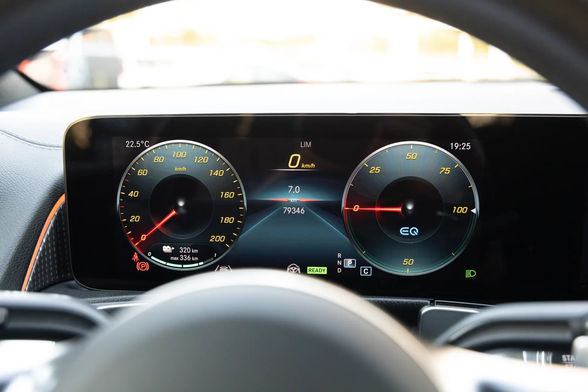 Mercedes-Benz EQB 300 4Matic AMG Line 27