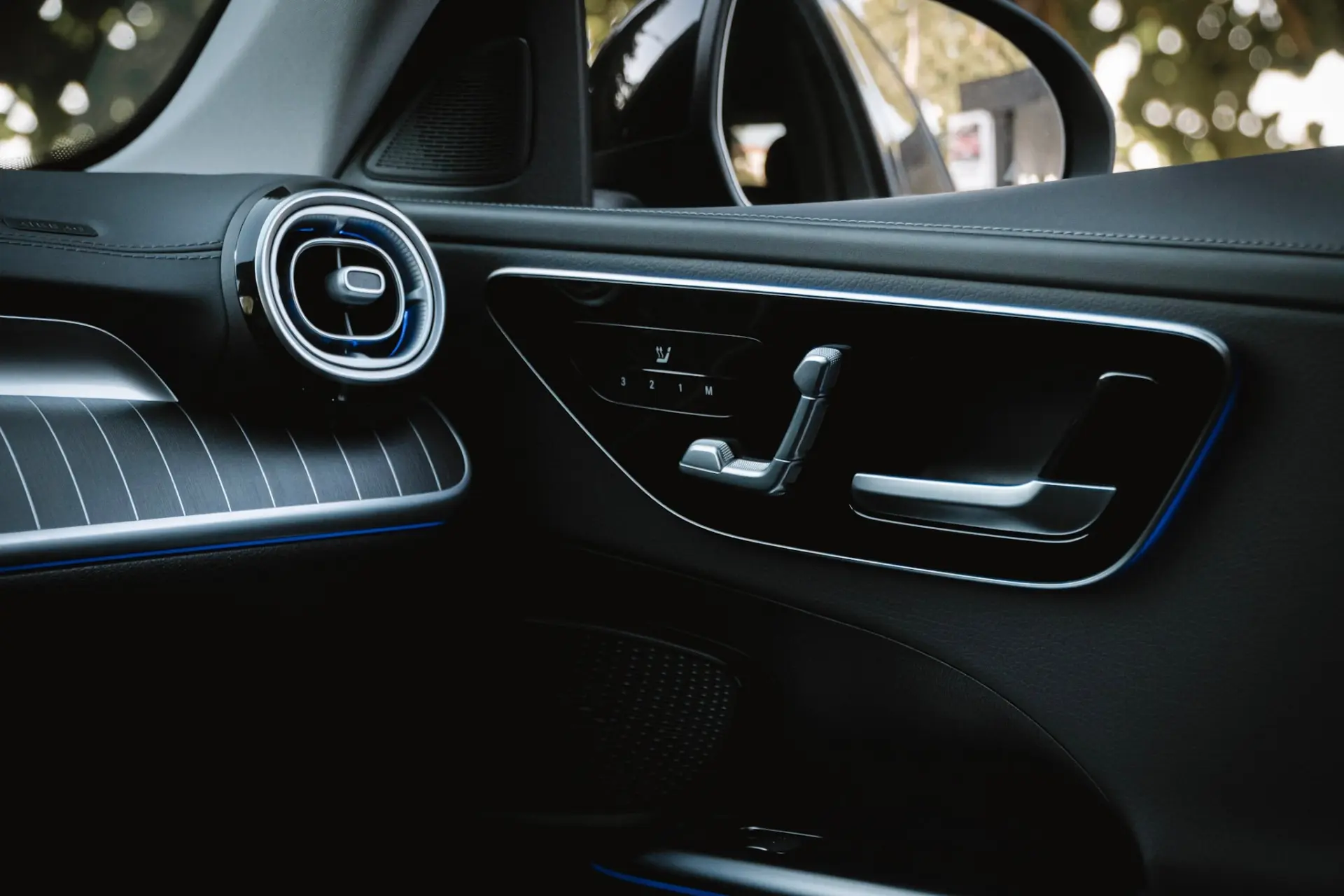 Mercedes-Benz C 300 e AMG Line 15