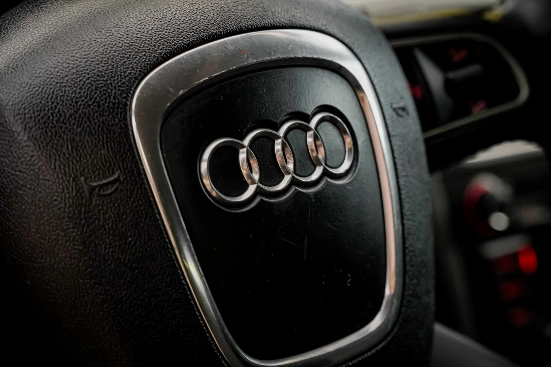 Audi A4 2.0 TDI 27
