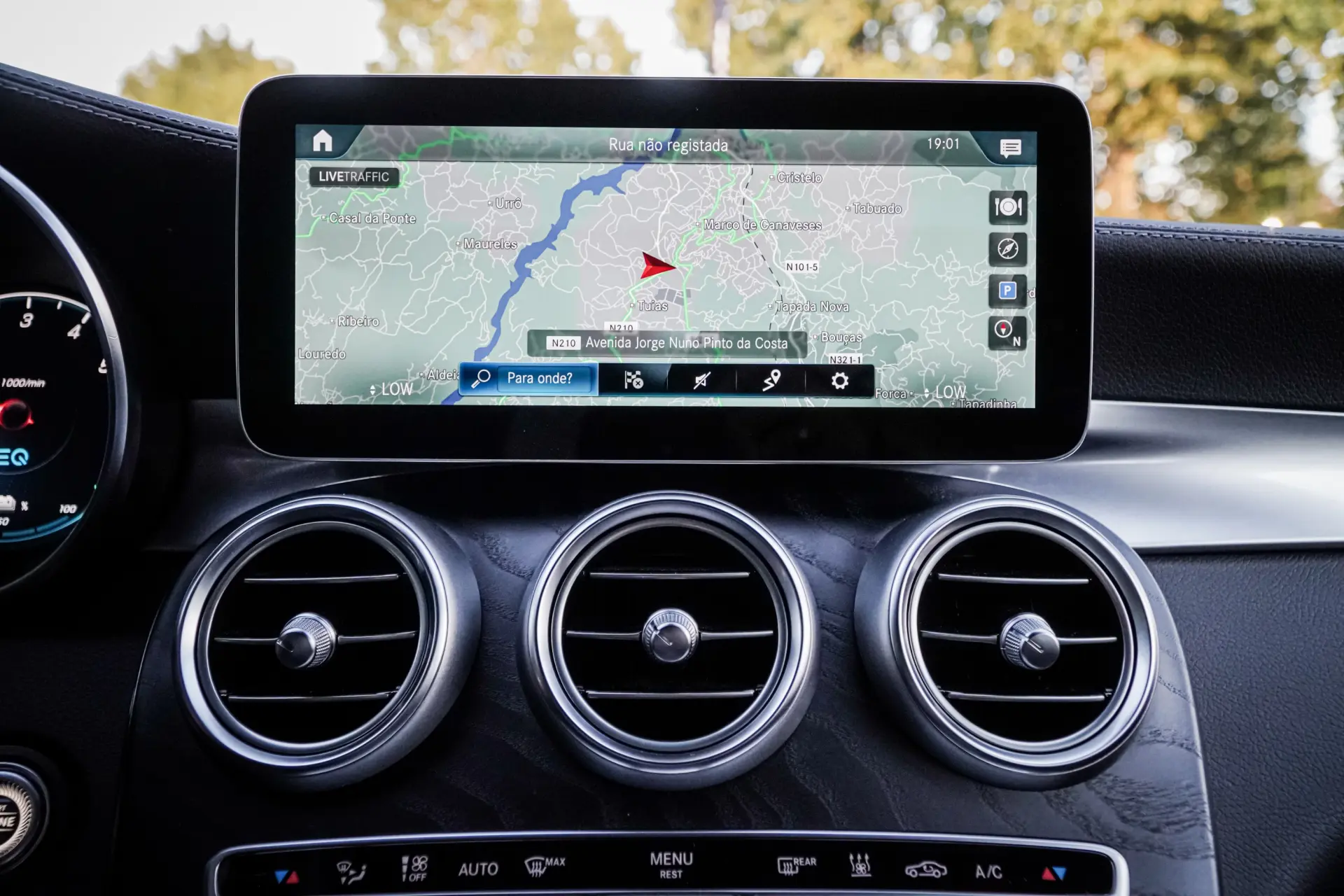Mercedes-Benz GLC 300 de Coupe 4Matic 9G-TRONIC AMG Line 32