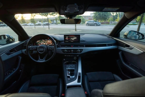 Audi A4 Avant 2.0 TDI quattro S-line S tronic 11