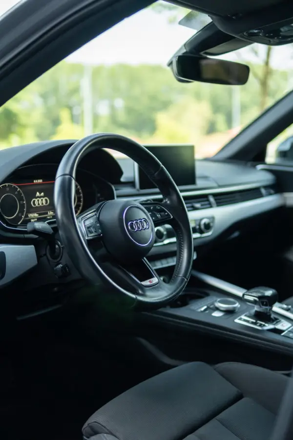 Audi A4 Avant 2.0 TDI multitronic S-line 10