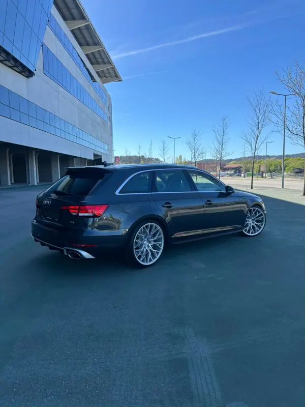 Audi A4 Avant 2.0 TDI S-line S tronic 7