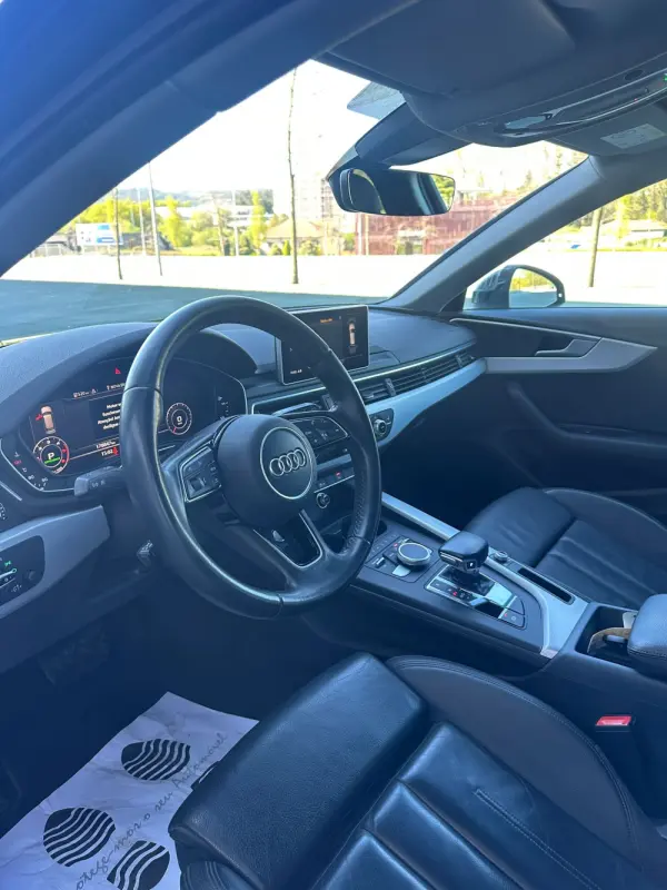 Audi A4 Avant 2.0 TDI S-line S tronic 10