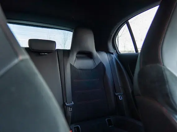 Mercedes-Benz A 180 d AMG Line Aut. 38