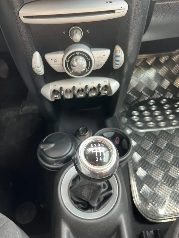 MINI 3 Portas One D 19