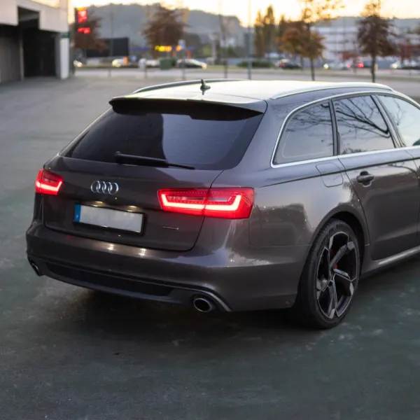 Audi A6 Avant 2.0 TDi S-line S tronic 9