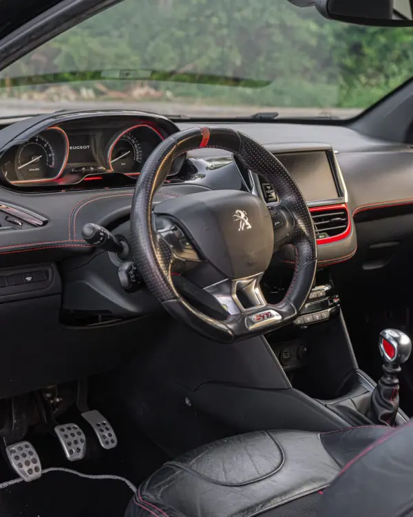Peugeot 208 1.6 THP GTi 8