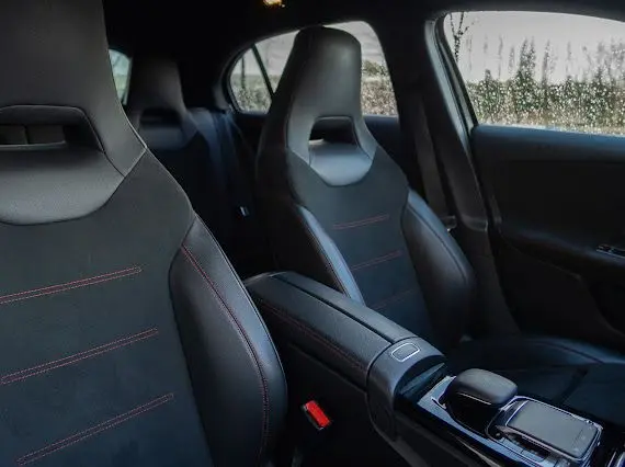 Mercedes-Benz A 180 d AMG Line Aut. 36