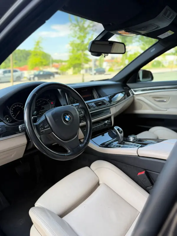 BMW 525 d Pack M Auto 9