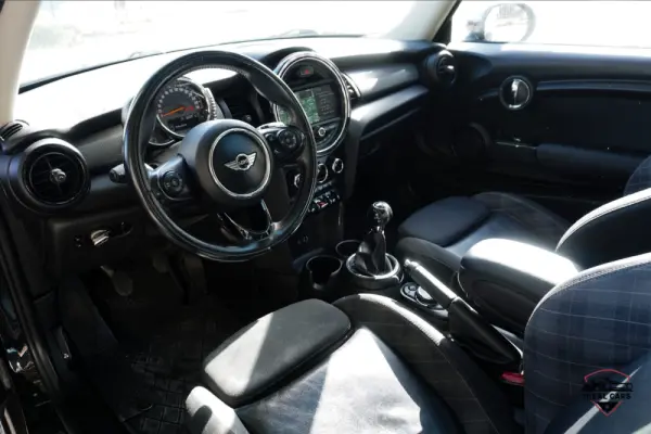 MINI 3 Portas Cooper D 5