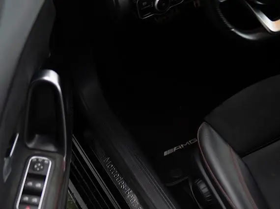 Mercedes-Benz A 180 d AMG Line Aut. 14