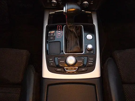 Audi A6 Avant 2.0 TDi Business Line S-line Multitronic 9