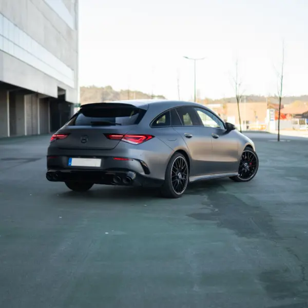 Mercedes-Benz CLA 250 e Shooting Brake AMG Line 12