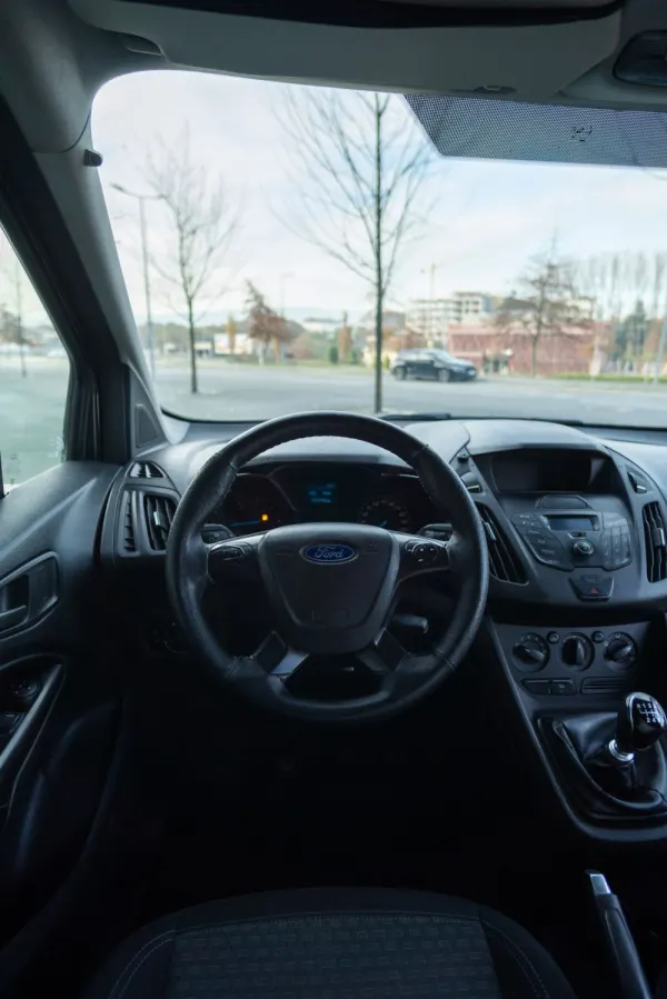 Ford Transit Connect L1 17