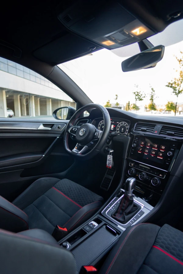 Volkswagen Golf 2.0 TSI GTI DSG Performance 19