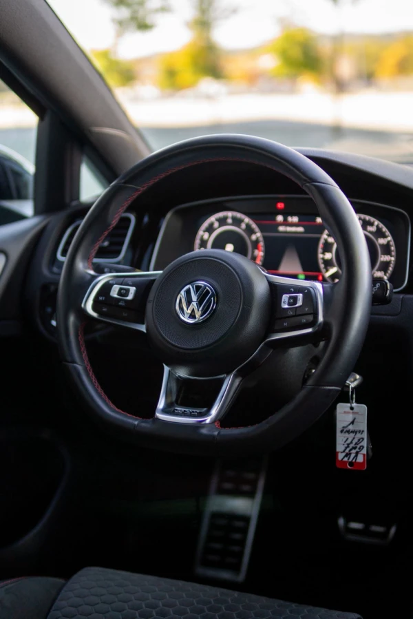 Volkswagen Golf 2.0 TSI GTI DSG Performance 17
