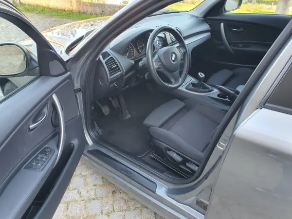 BMW 118 d Line Sport 8