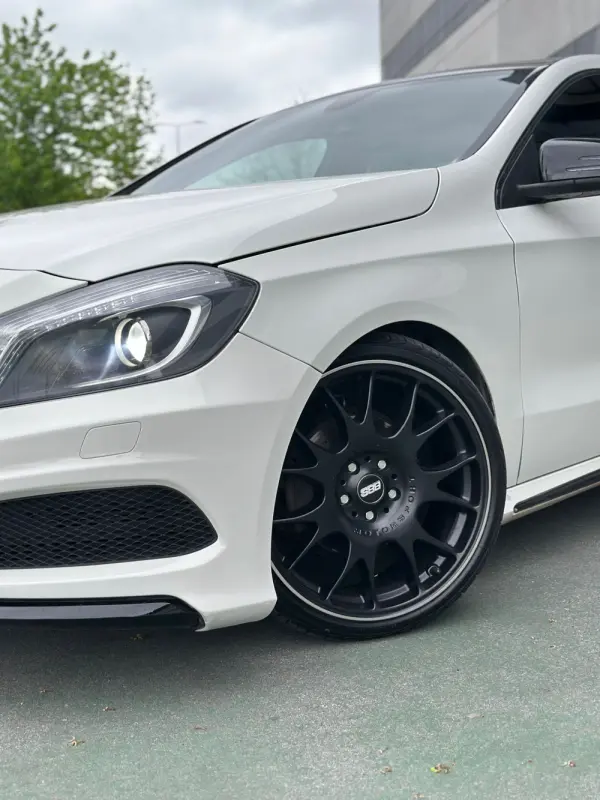 Mercedes-Benz A 180 d AMG Line 2