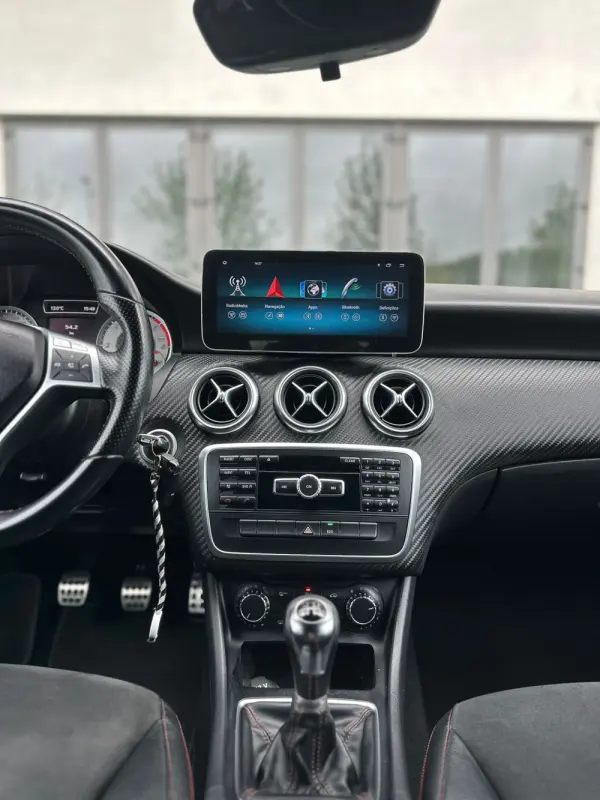 Mercedes-Benz A 180 d AMG Line 9