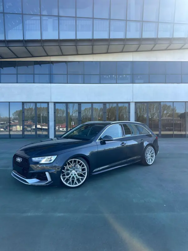 Audi A4 Avant 2.0 TDI S-line S tronic 2