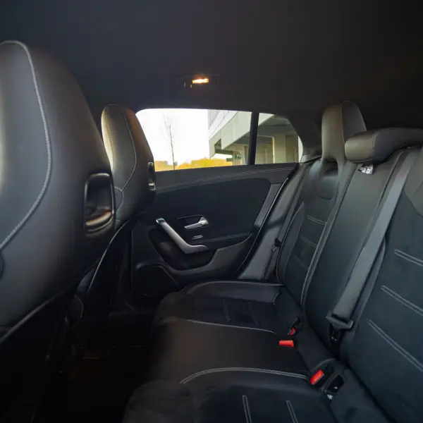 Mercedes-Benz CLA 250 e Shooting Brake AMG Line 10