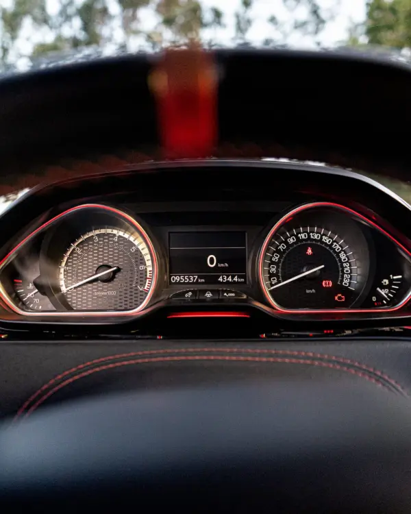 Peugeot 208 1.6 THP GTi 9