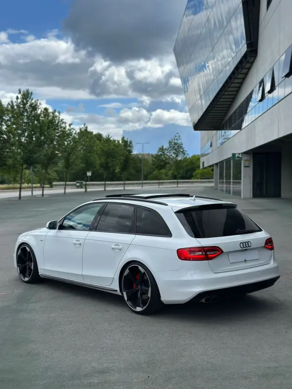 Audi A4 Avant Stronic 4