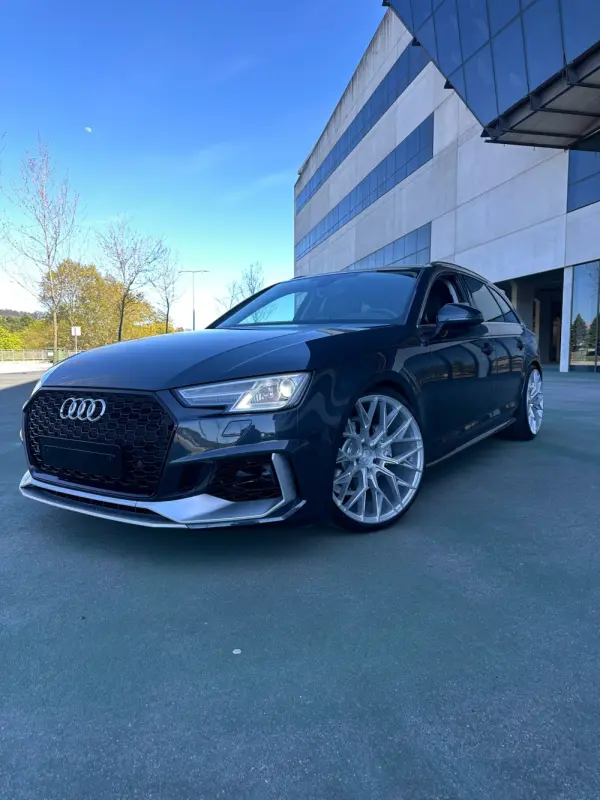 Audi A4 Avant 2.0 TDI S-line S tronic 5