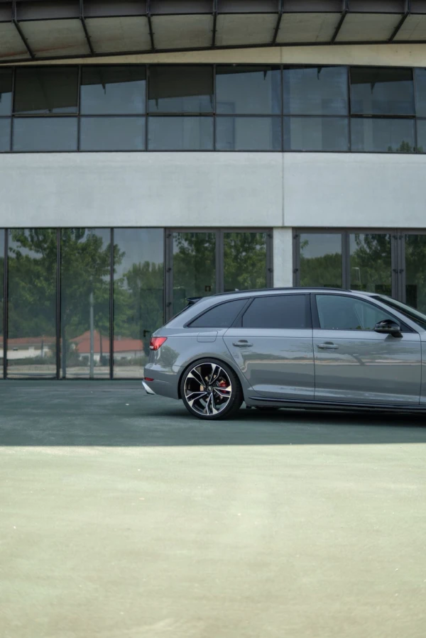Audi A4 Avant 2.0 TDI S tronic 18