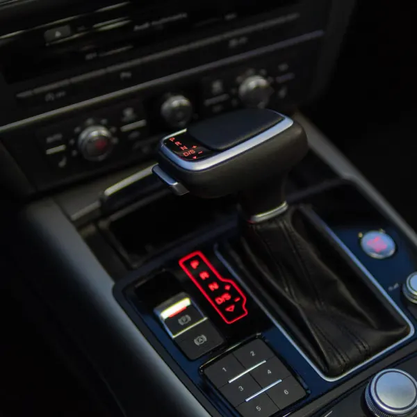 Audi A6 Avant 2.0 TDi S-line S tronic 24