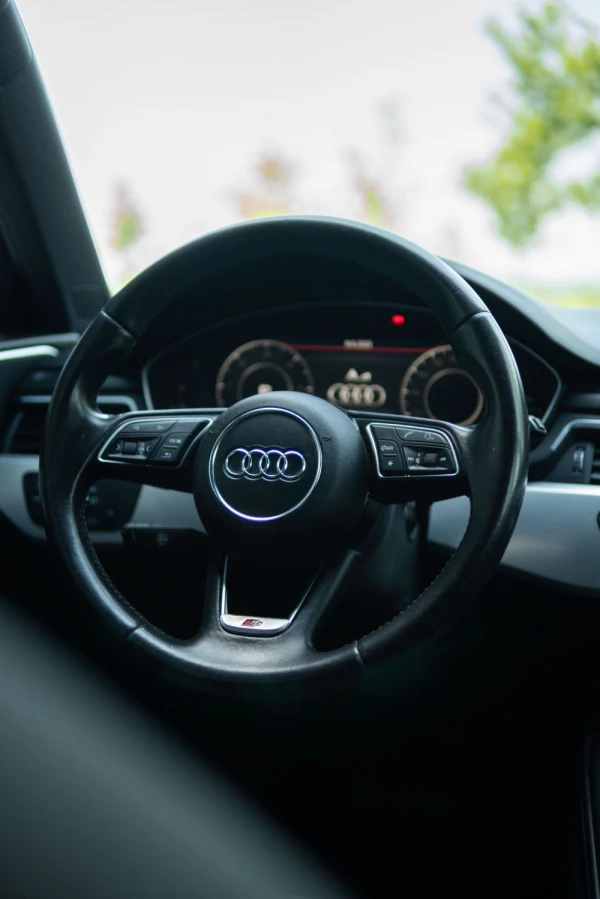 Audi A4 Avant 2.0 TDI S tronic 21