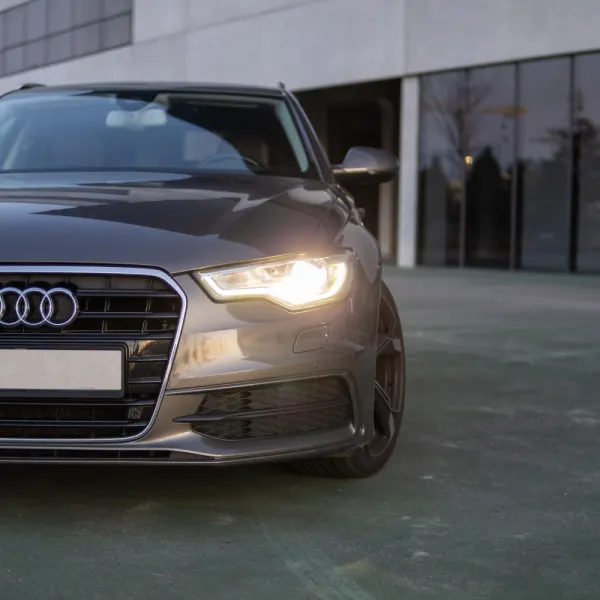 Audi A6 Avant 2.0 TDi S-line S tronic 5