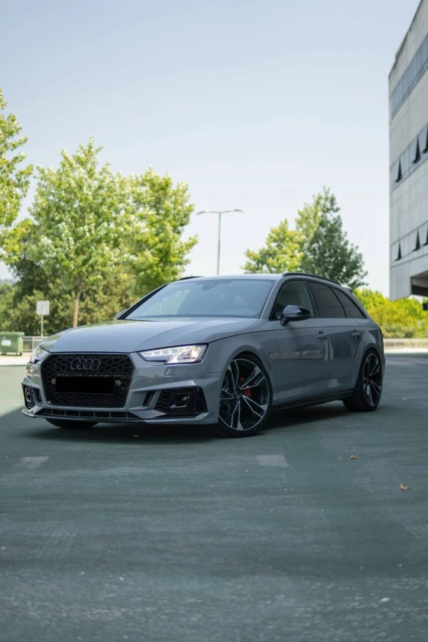 Audi A4 Avant 2.0 TDI S tronic 5