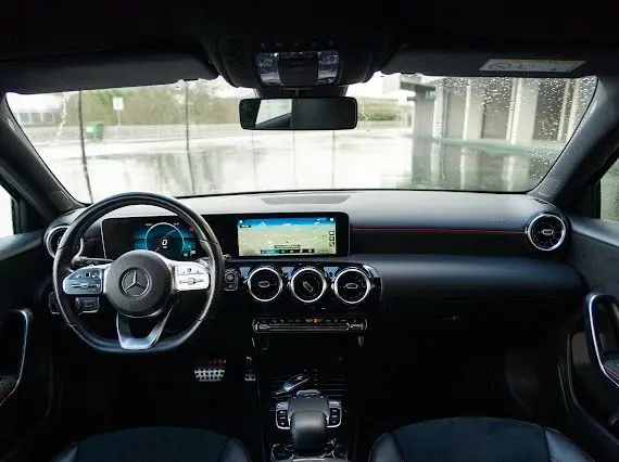 Mercedes-Benz A 180 d AMG Line Aut. 29