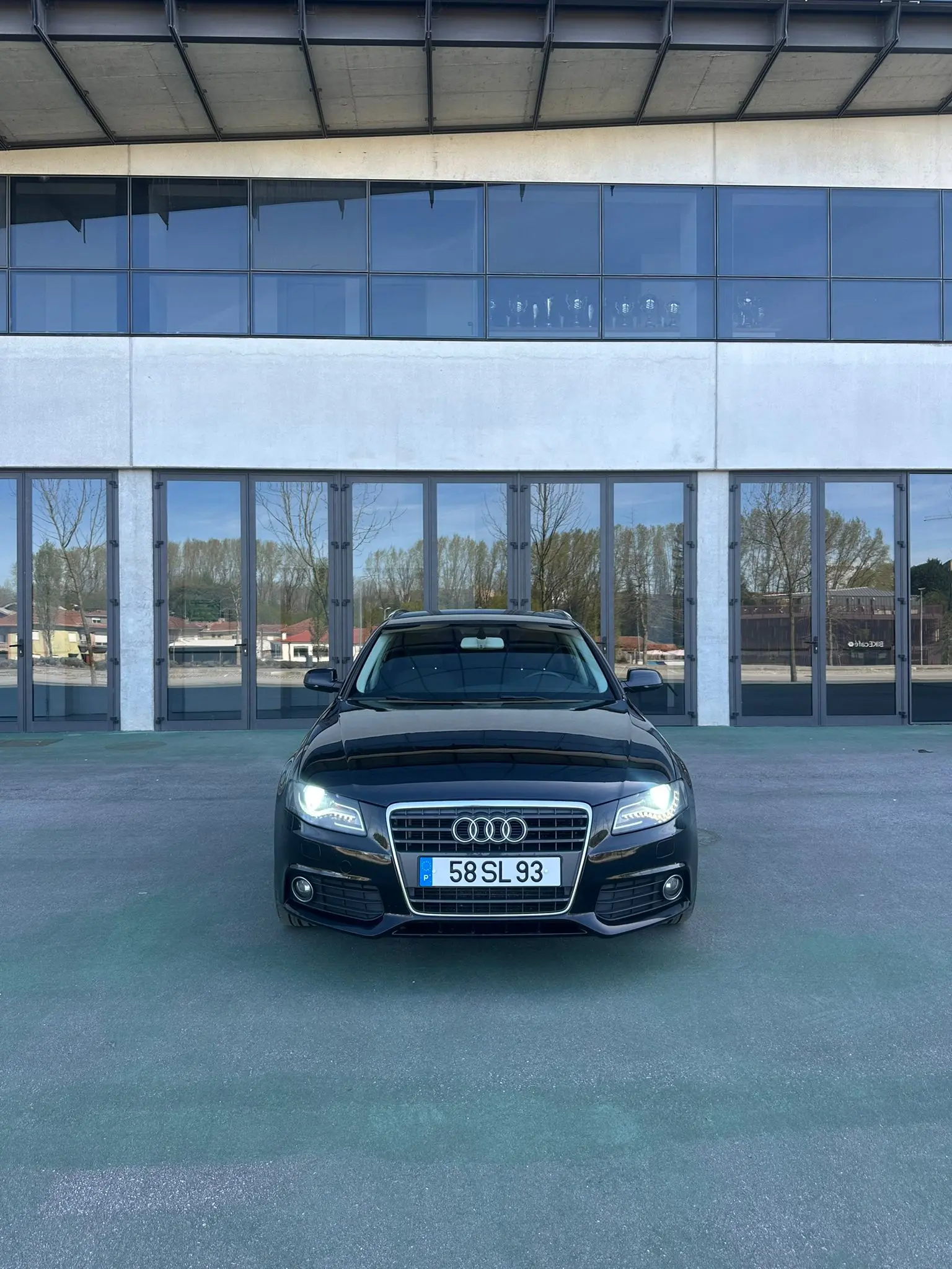 Audi A4 Avant 2.0 TDi Business Line Plus 1