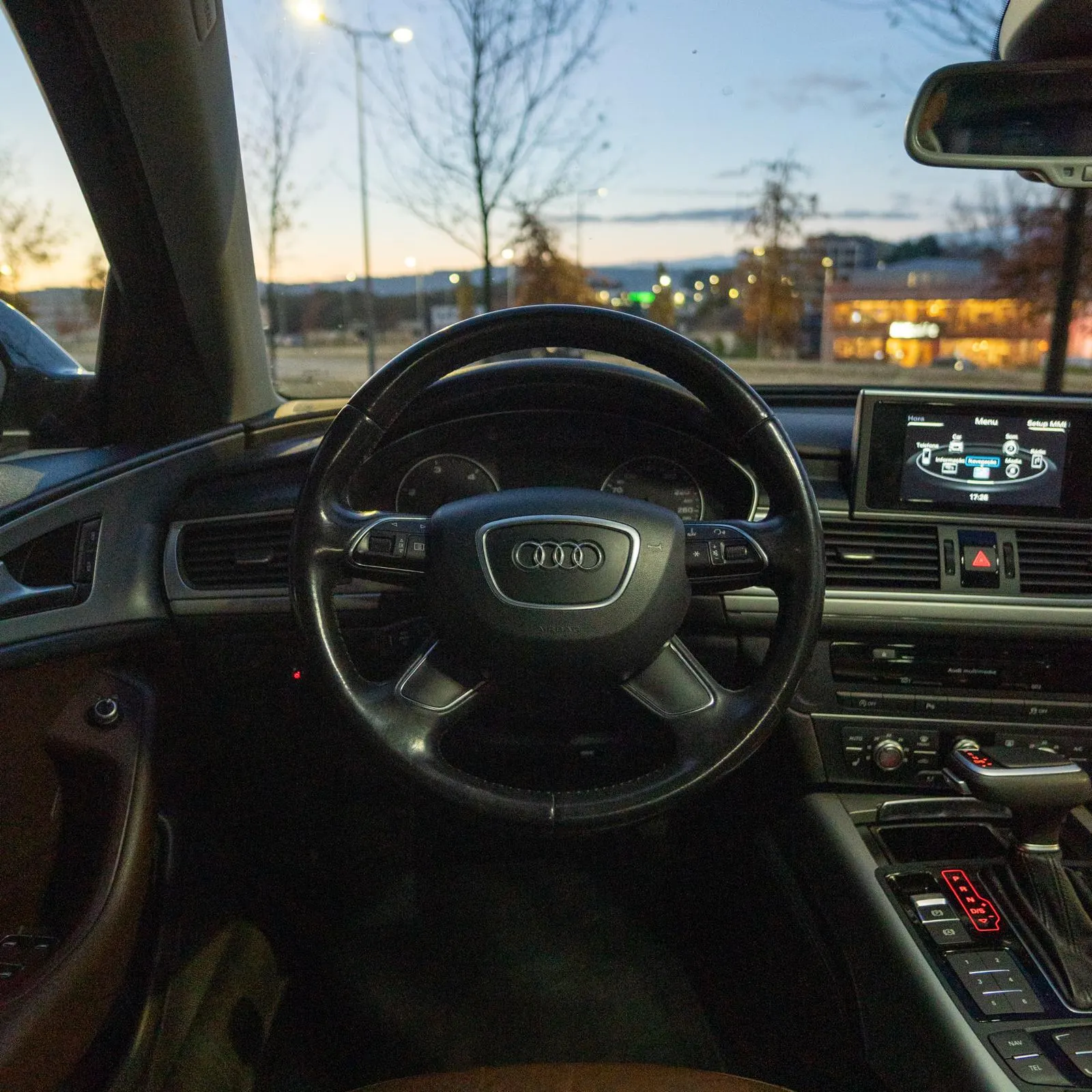 Audi A6 Avant 2.0 TDi S-line S tronic 32