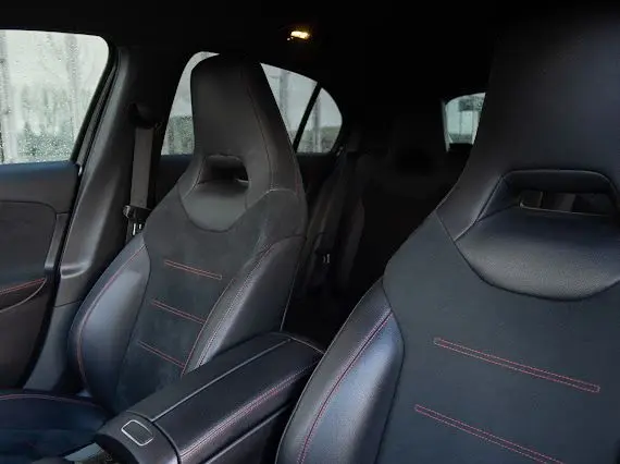 Mercedes-Benz A 180 d AMG Line Aut. 34