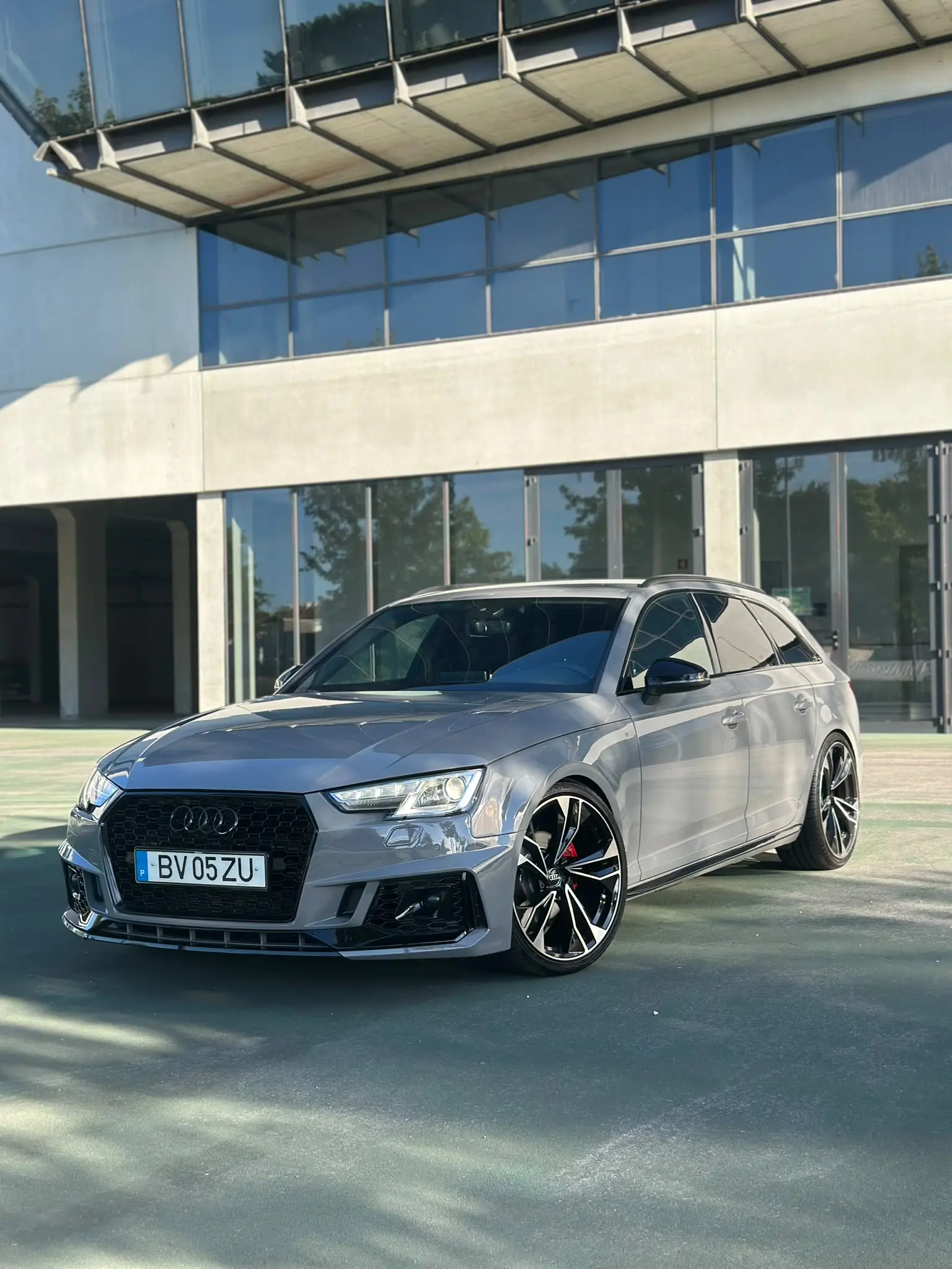 Audi A4 Avant 2.0 TDI multitronic S-line 1