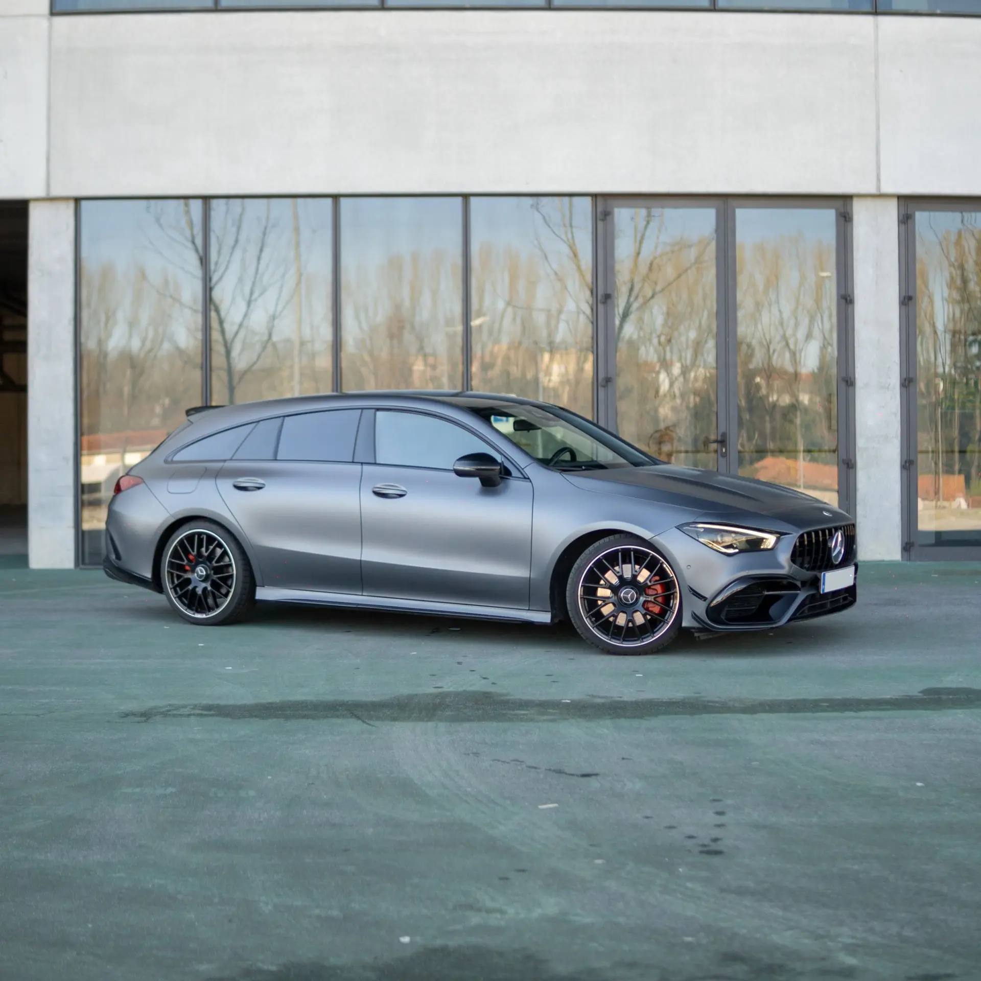 Mercedes-Benz CLA 250 e Shooting Brake AMG Line 4