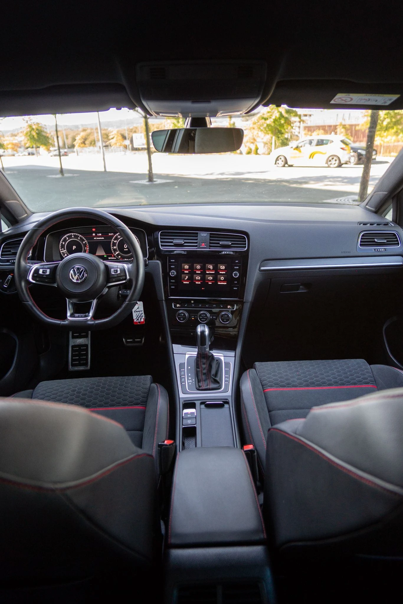 Volkswagen Golf 2.0 TSI GTI DSG Performance 12