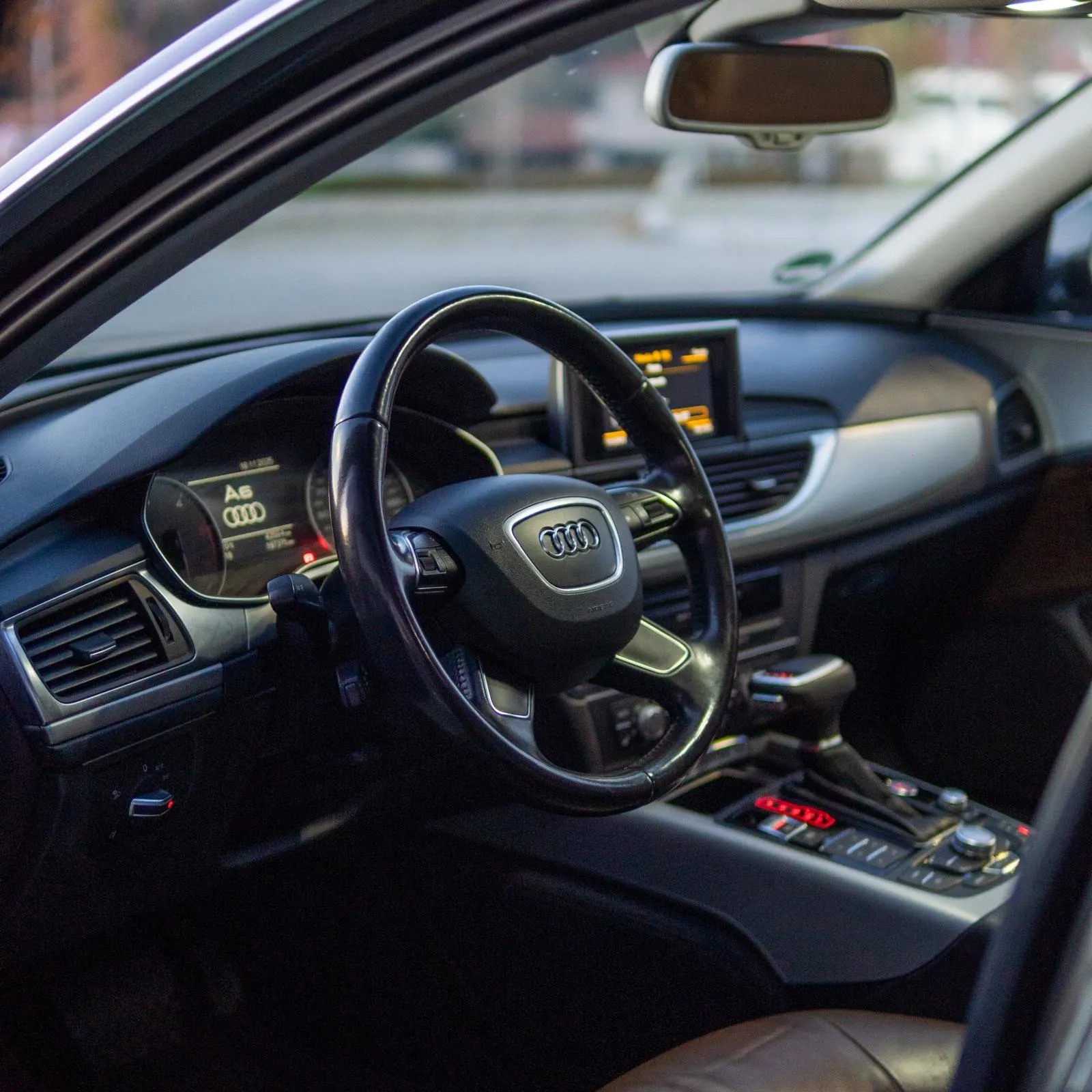 Audi A6 Avant 2.0 TDi S-line S tronic 18