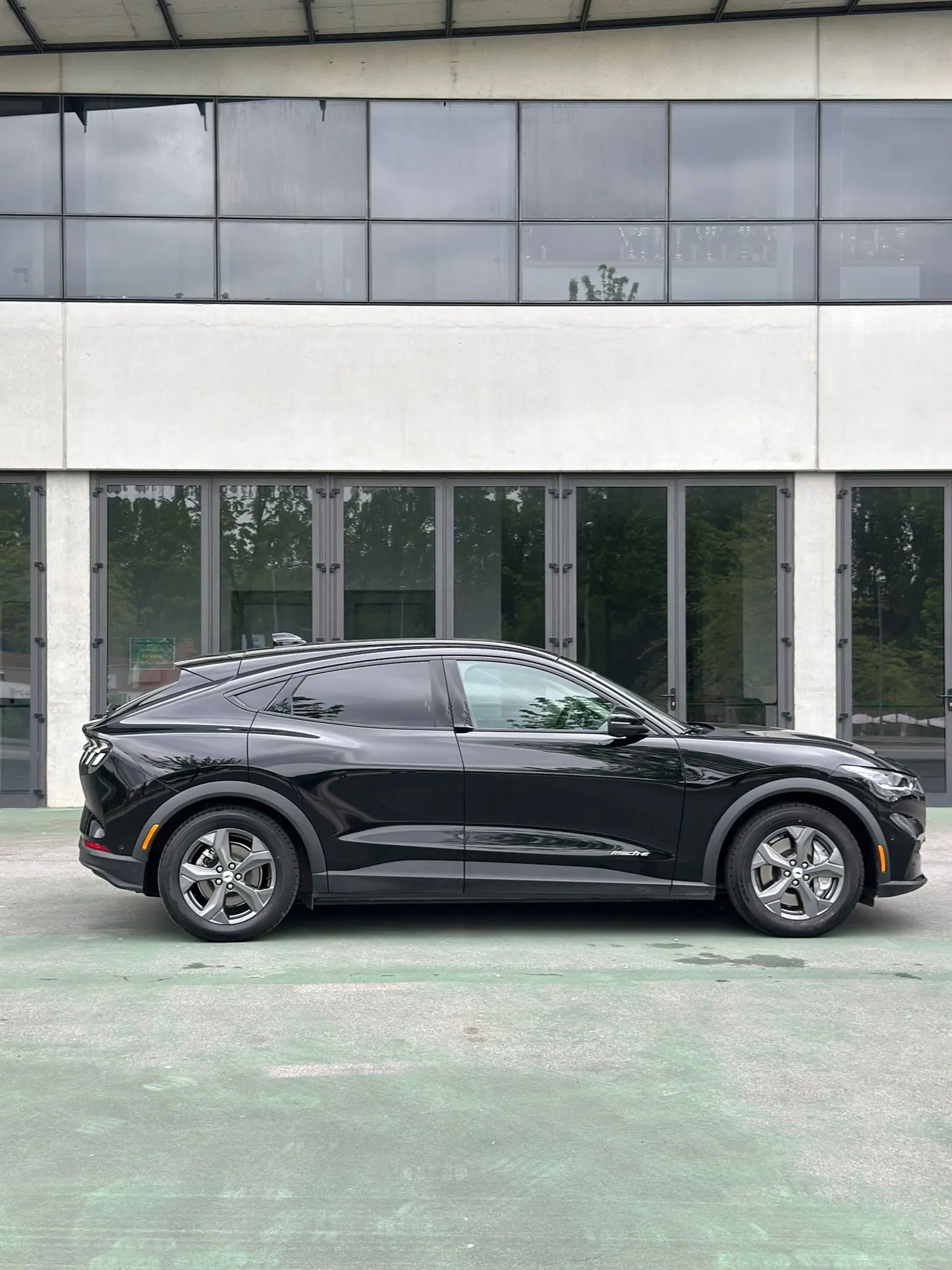 Ford Mustang Mach-E Premium 6
