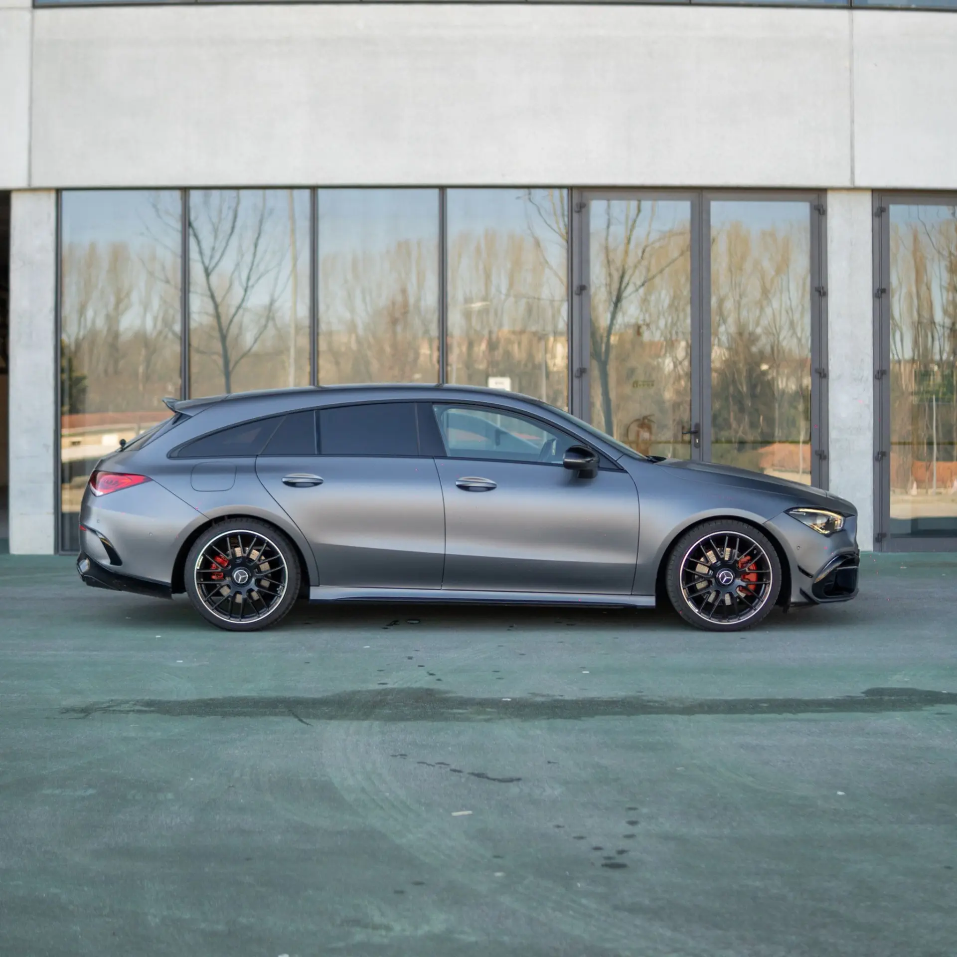 Mercedes-Benz CLA 250 e Shooting Brake AMG Line 6