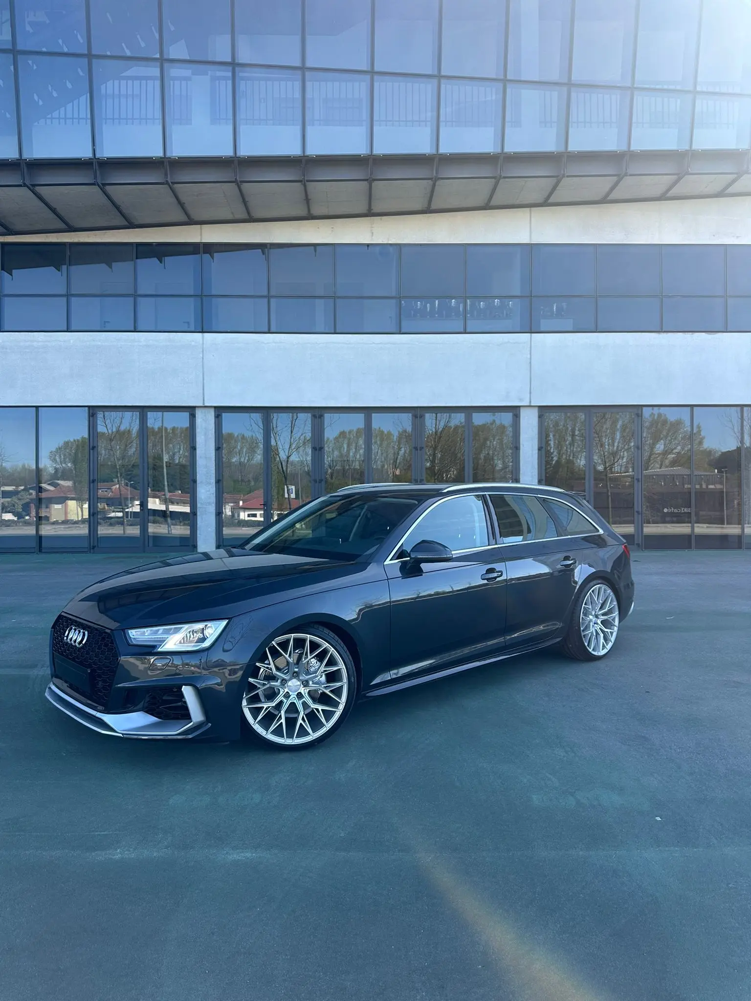 Audi A4 Avant 2.0 TDI S-line S tronic 2