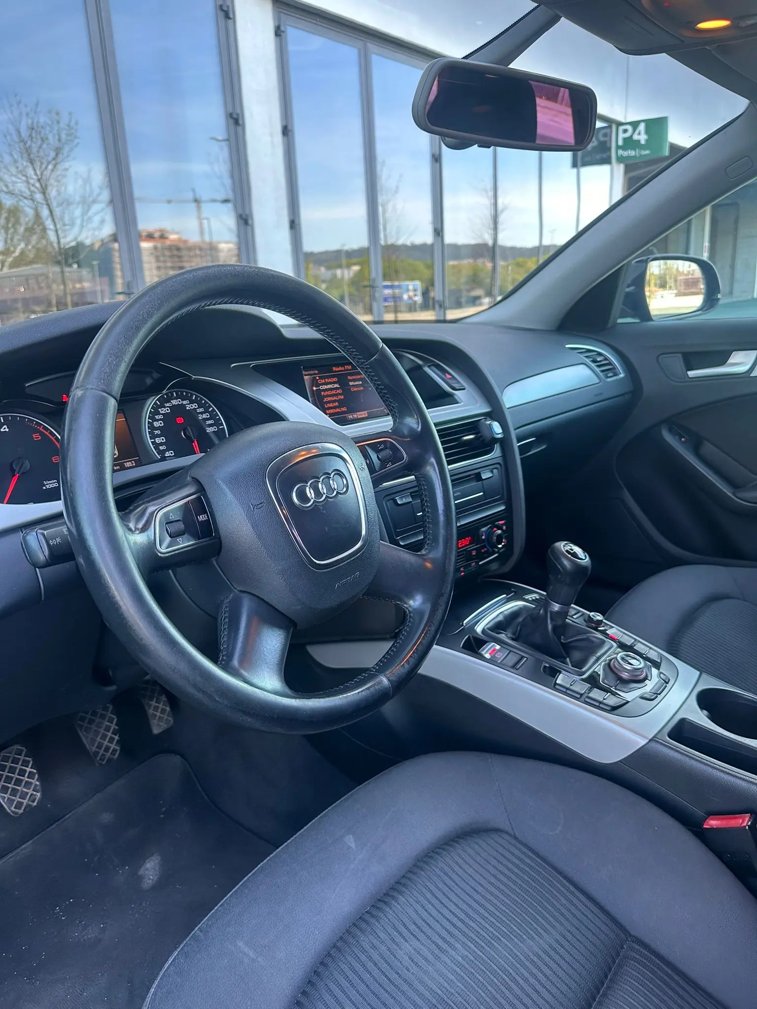 Audi A4 Avant 2.0 TDi Business Line Plus 8
