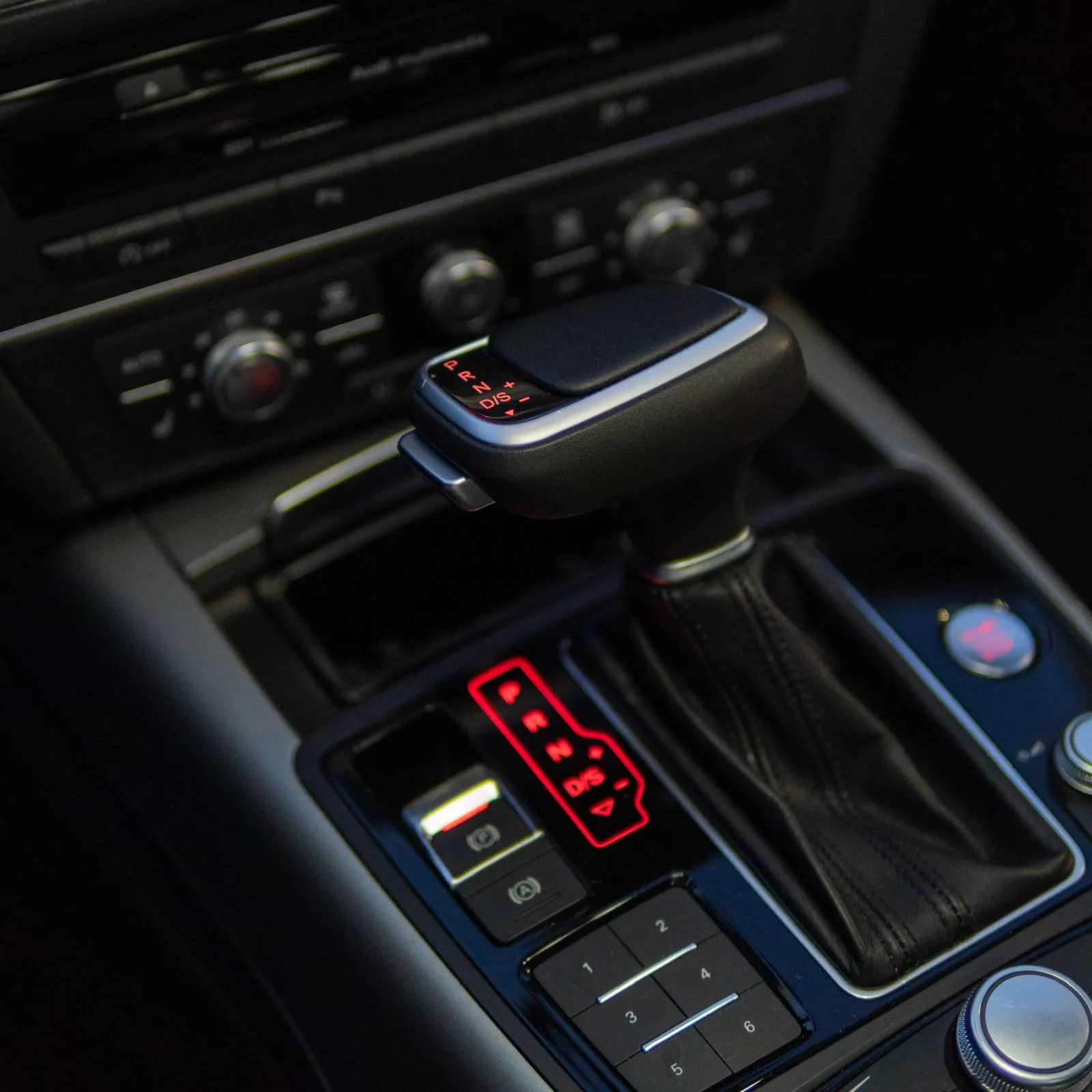 Audi A6 Avant 2.0 TDi S-line S tronic 24