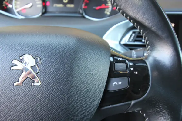 Peugeot 308 SW 1.6 BlueHDi Allure 15