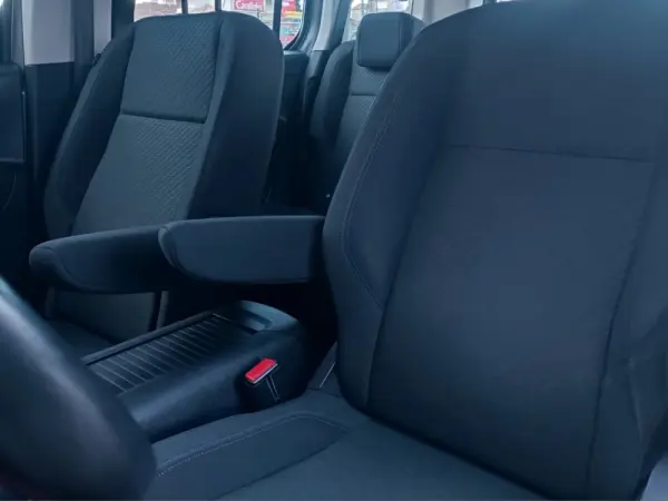 Peugeot Rifter 1.2 PureTech Allure 9